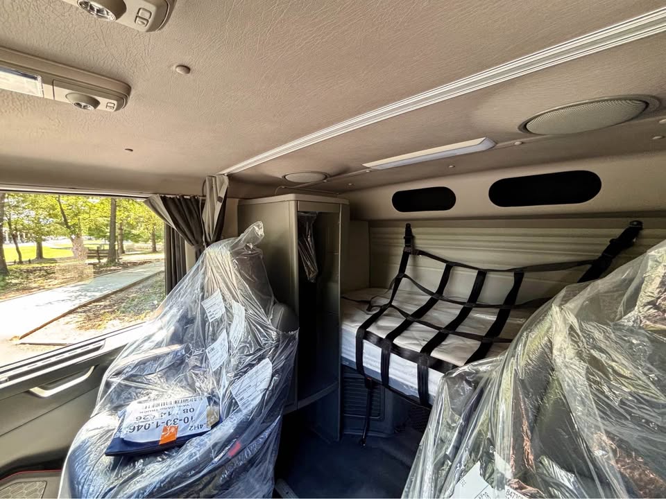 2027 Volvo VAH64600 auto hauler for sale in Fort Lauderdale FL - photo 6